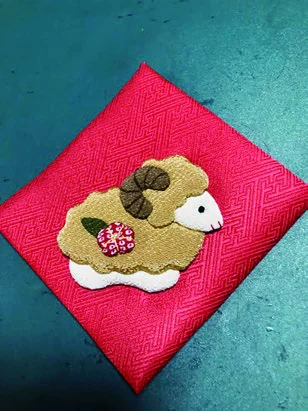 来年の干支である羊の押し絵を作ろう